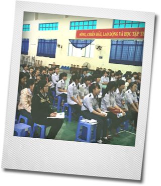 http://www.michinokuso.jp/facilities/vietnam/assets_c/2015/08/%E5%8B%9F%E9%9B%86%E8%AA%AC%E6%98%8E%E4%BC%9A%E3%80%80%E3%82%AF%E3%82%A2%E3%83%B3%E3%83%8A%E3%83%A0-thumb-320x370-1088.jpg