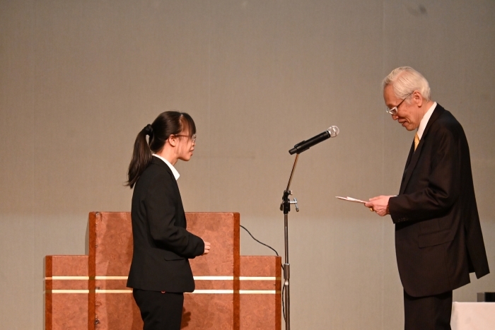 38kaigohukusi001.jpg